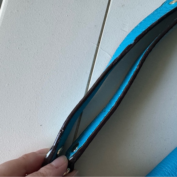 Michael Kors Turquoise Shoulder Bag with Gold Chain - Picture 8 of 8